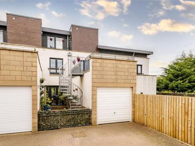 Cottage for sale in Granton, Scotland