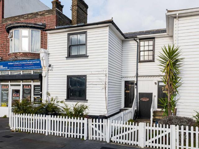 Terraced House for sale in Sefton