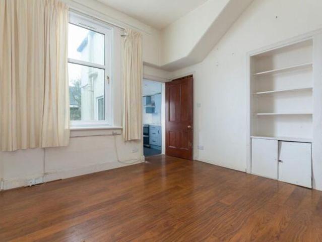 Cottage for sale in Whiteinch, Scotland