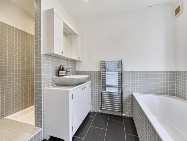 Cottage for sale in Cat Hill