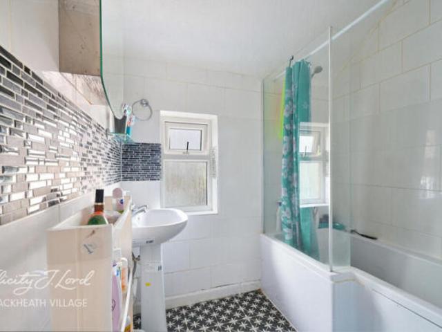 Cottage for sale in Cat Hill