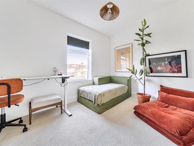 Cottage for sale in Queens Park, Bedford