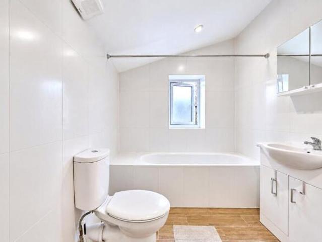 Cottage for sale in Cat Hill