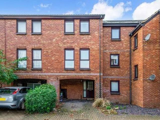House for rent in Surrey