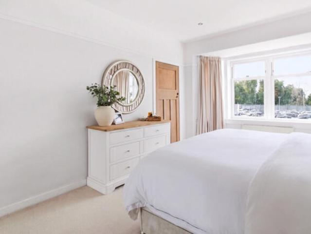 Cottage for sale in Giffnock, Renfrewshire