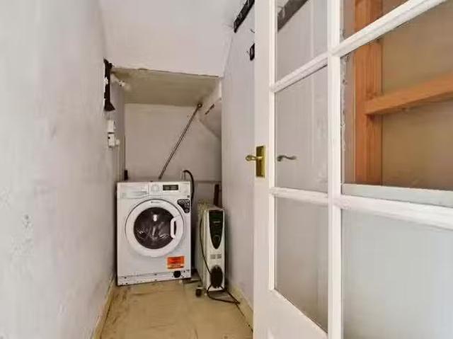 House for sale in Godre'r-graig