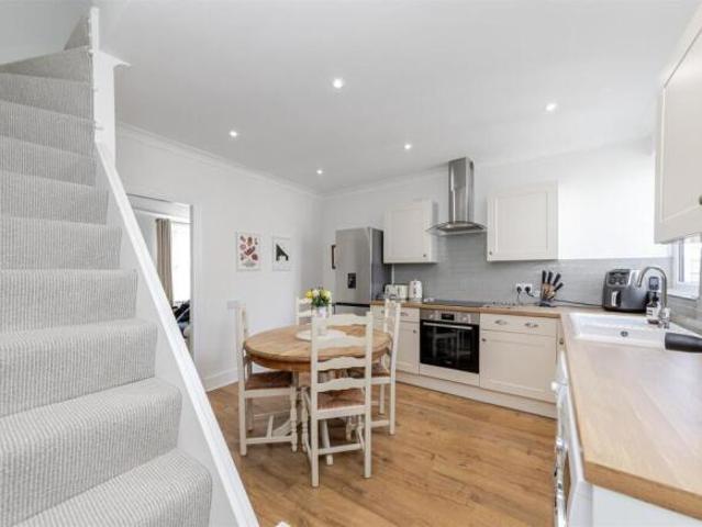 Cottage for sale in St Albans, Five Acres