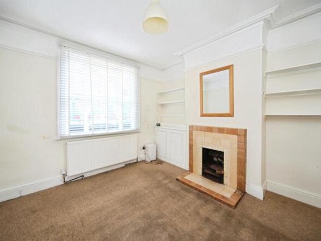 Cottage for sale in Spring Park, Luton
