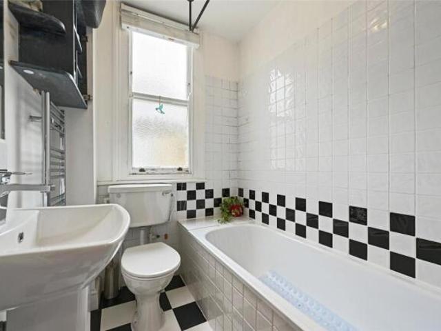 Cottage for sale in Cat Hill