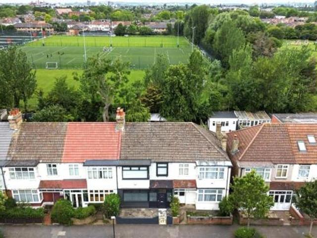 Cottage for sale in Walthamstow, Greater London
