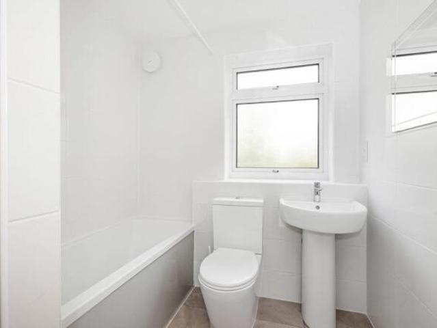 Cottage for sale in Cat Hill