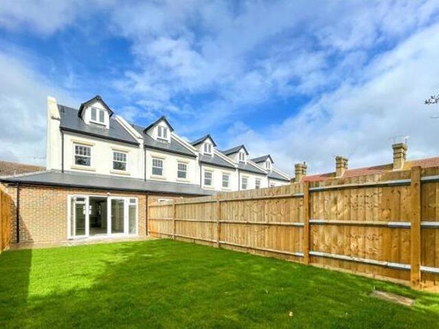 House for sale in Brompton, Gillingham