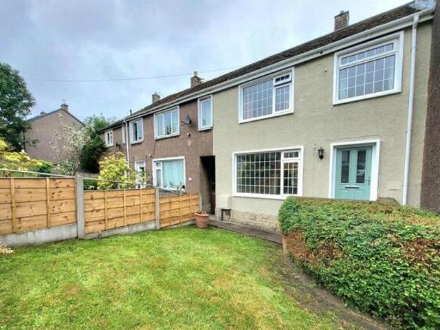 House for sale in Charlesworth, East Midlands
