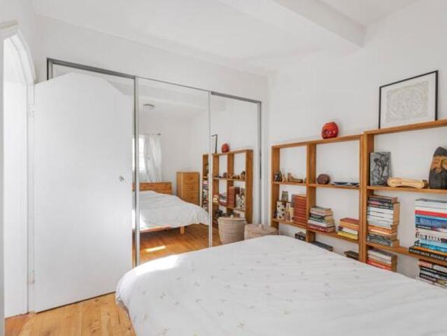 Cottage for sale in Cat Hill