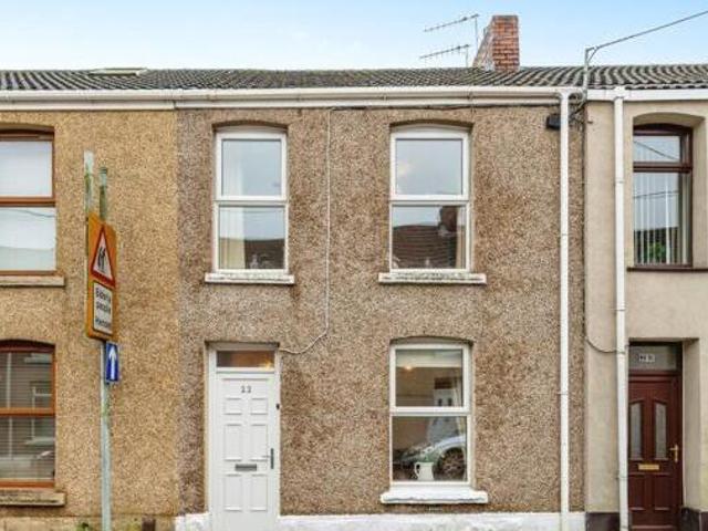 House for sale in Bishopsgate, Greater London
