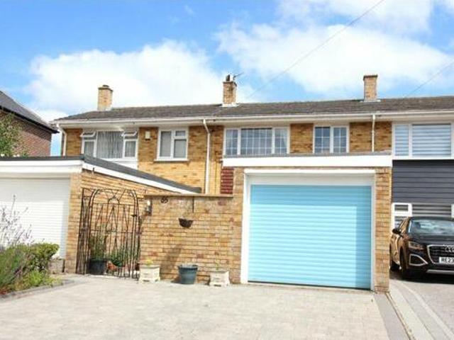 House for sale in Middlecroft, Hampshire