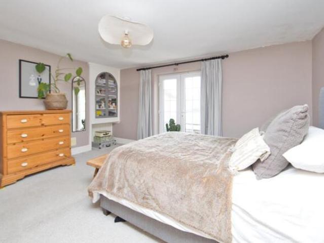 Cottage for sale in Folkestone