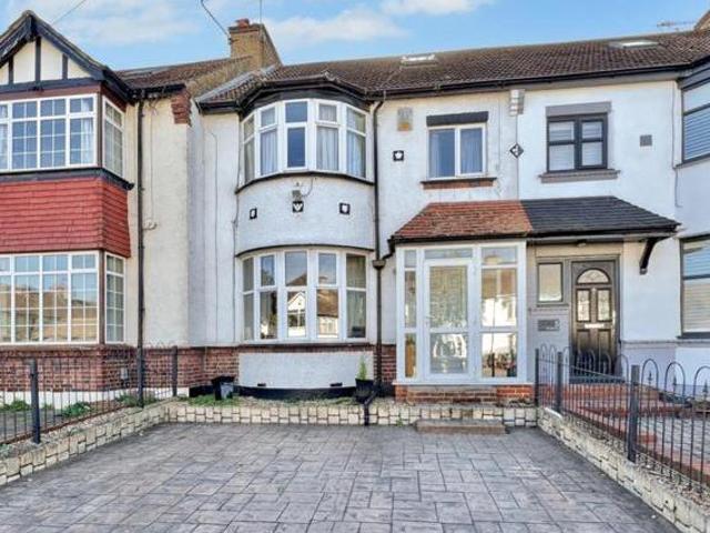 House for sale in Kings Farm, Hamerton