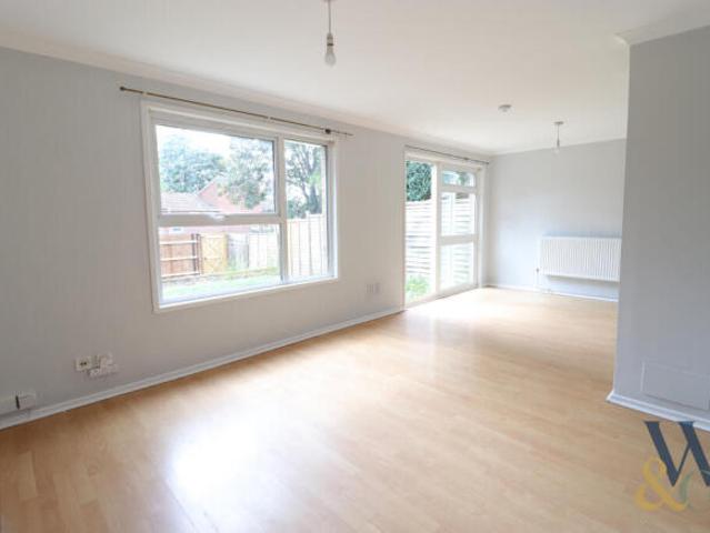Cottage for sale in Southfields, Northampton
