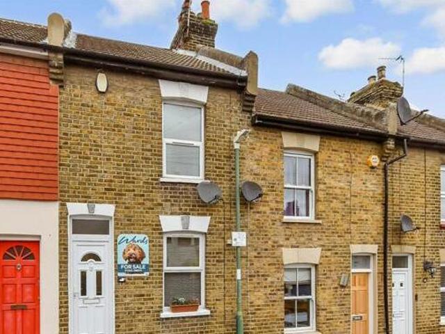 House for sale in Stone, Monks Orchard