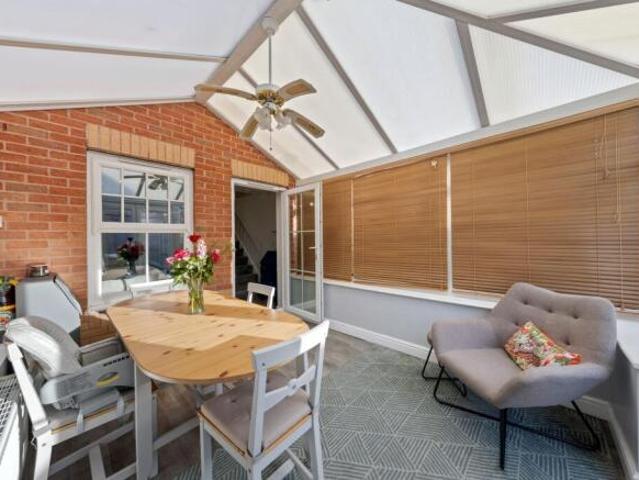 Cottage for sale in Uddingston, Scotland