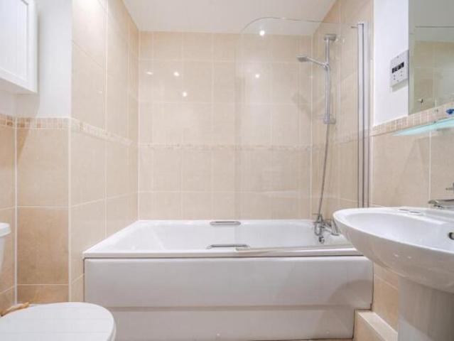 Cottage for sale in Weeke, Harestock