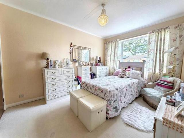 Cottage for sale in Reading