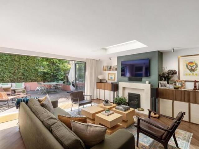 Cottage for sale in London Borough of Hammersmith and Fulham, Greater London