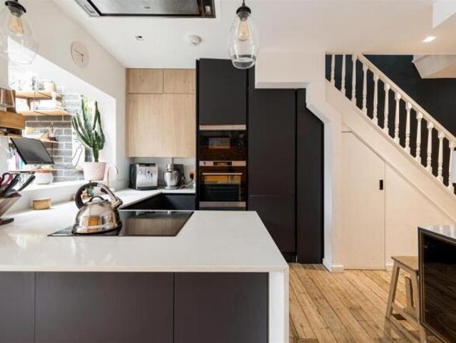 Cottage for sale in Walthamstow, Greater London