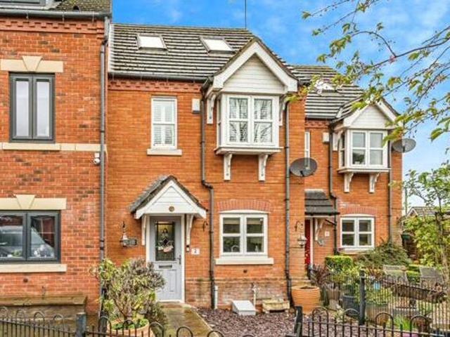 House for sale in Halesowen, West Midlands