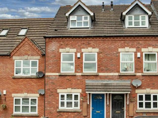 House for sale in Halesowen, West Midlands