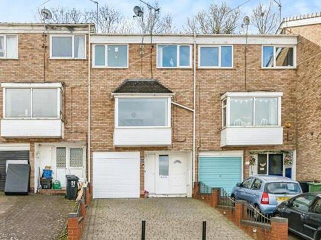 House for sale in Halesowen, West Midlands