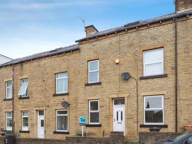House for sale in Halifax, Calderdale