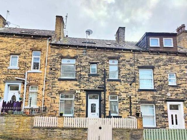 House for sale in Halifax, Calderdale