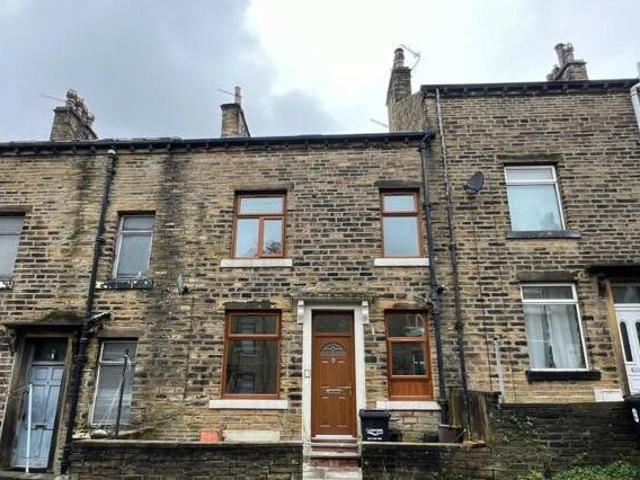 House for sale in Halifax, West Yorkshire