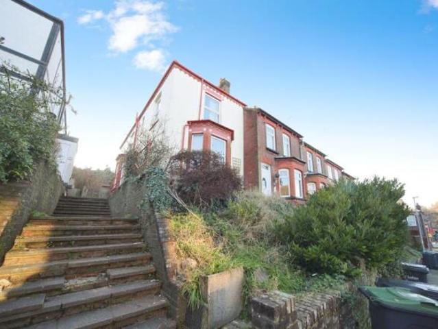 Cottage for sale in Spring Park, Luton