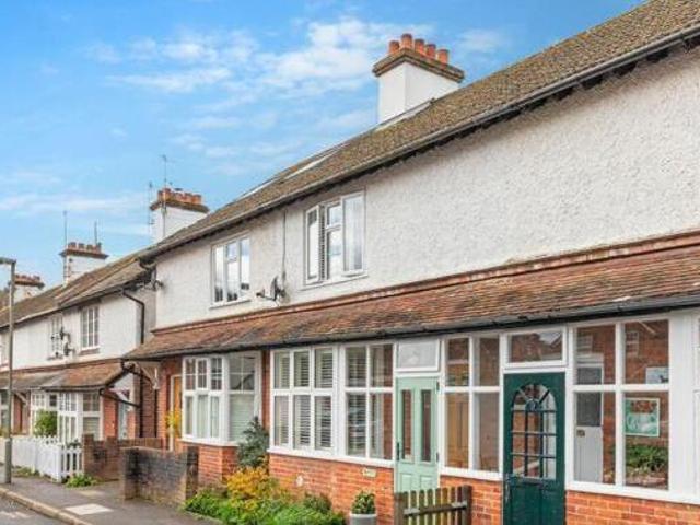 House for sale in Fole, Surrey
