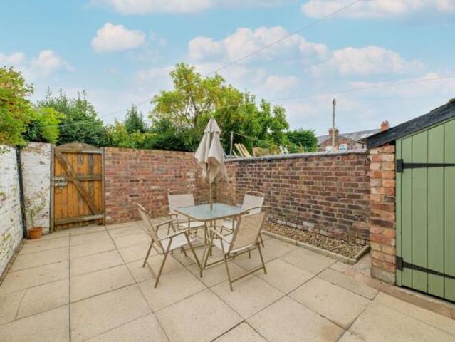 Cottage for sale in Stockton Heath, Warrington