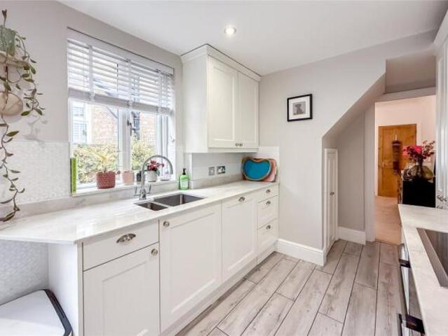 Cottage for sale in St Albans, Five Acres