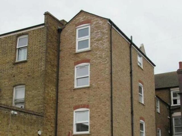 House for sale in Oxenden, Herne