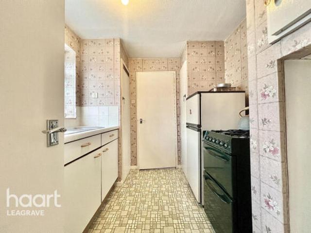 Cottage for sale in Spring Park, Luton