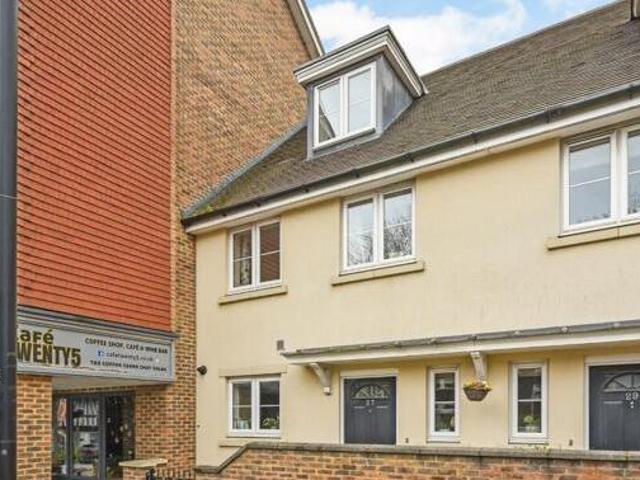 House for sale in Fole, Surrey