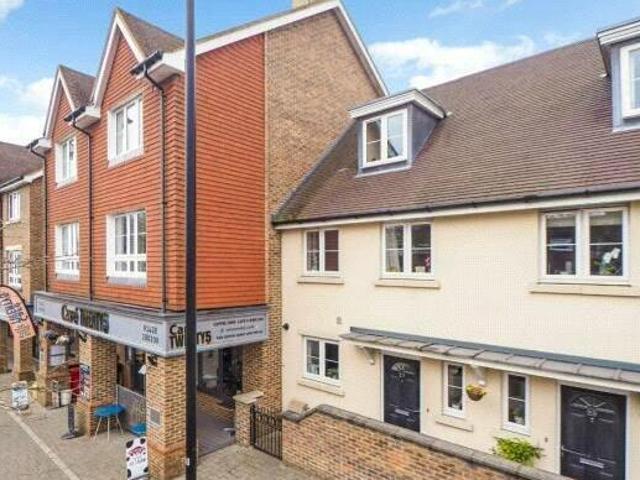 House for sale in Fole, Surrey