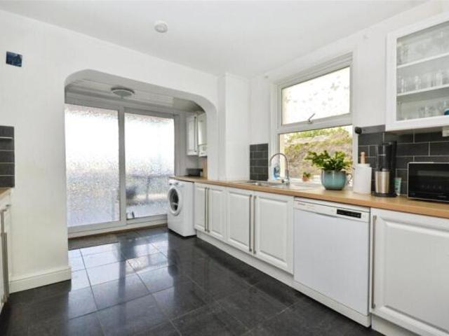 Cottage for sale in Mount Wise