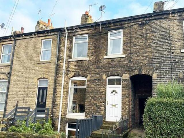 House for sale in Huddersfield, West Yorkshire