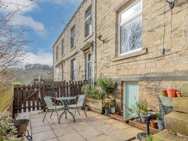 House for sale in Huddersfield, West Yorkshire