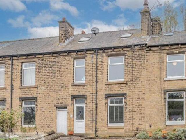 House for sale in Huddersfield, West Yorkshire