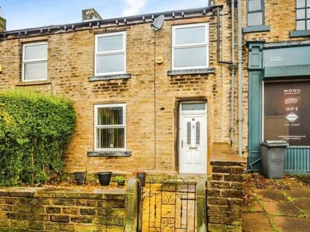 House for sale in Huddersfield, West Yorkshire