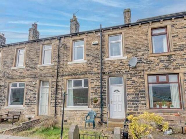House for sale in Huddersfield, West Yorkshire