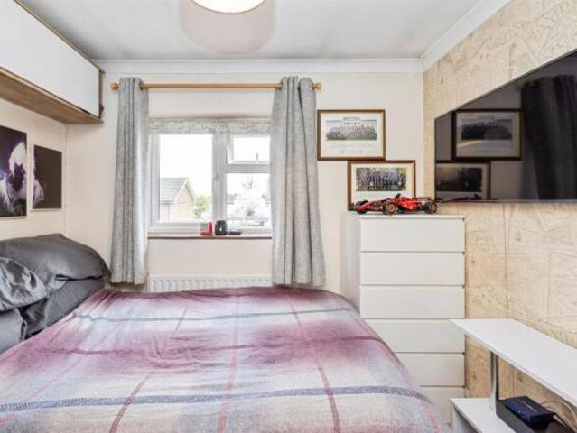 Cottage for sale in Kingswood, Watford